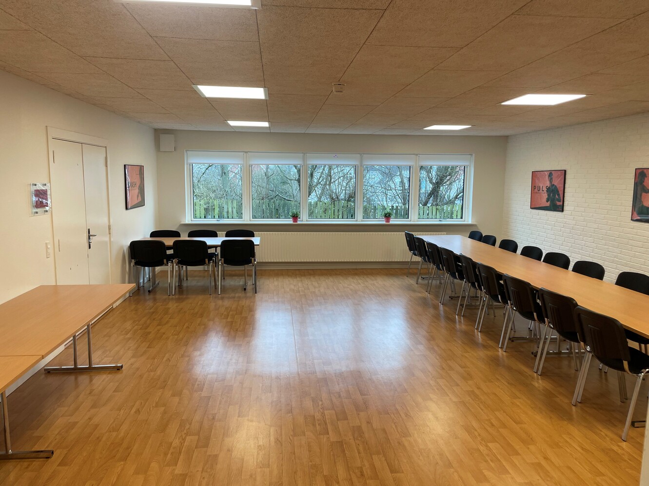 Taktikken har plads til 40 mennesker, og er perfekt til møder, konferencer, fødselsdage og konfirmationer. 